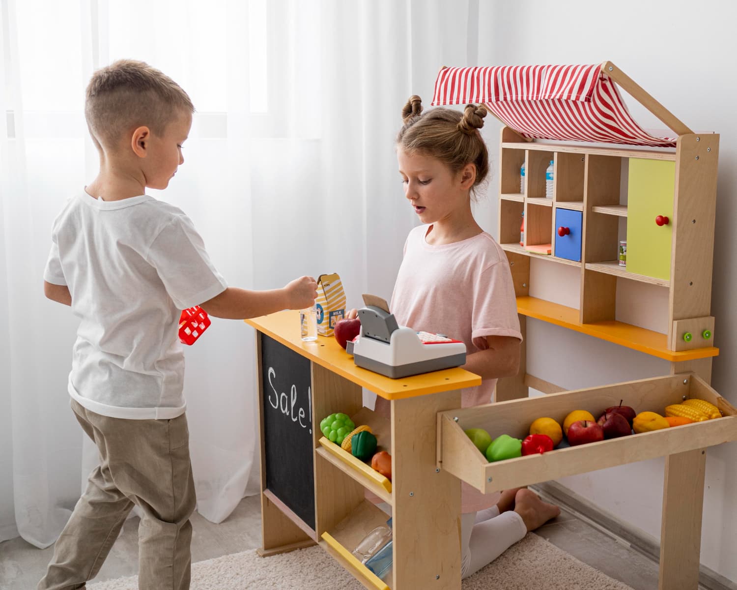 Cómo promover la independencia en los niños con juguetes didácticos
